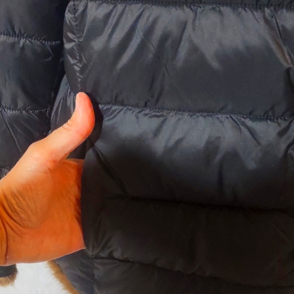 Dennis by Dennis Basso black quilted puffer jacket with faux fur trim EUC - Picture 4 of 16